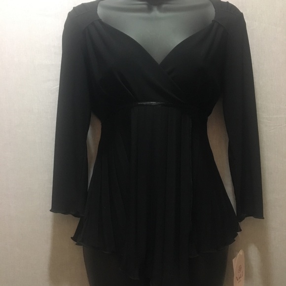 *3 for $20* Vol. 1 Petite Black Crossover Top - Picture 9 of 9